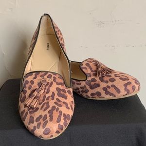 12 W Cheetah Flats by Avenue